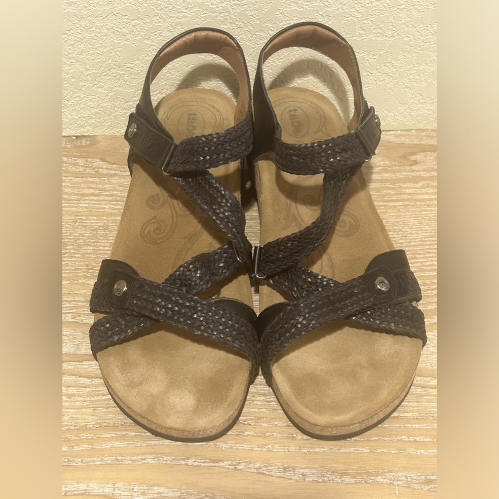 Women’s Taos black Leather Braided Comfort Sandel